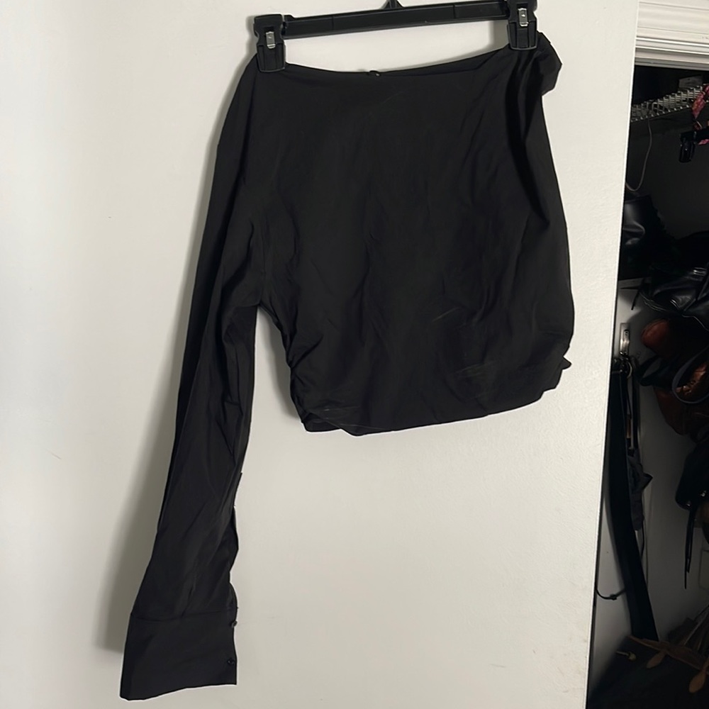 Zara A symmetrical top